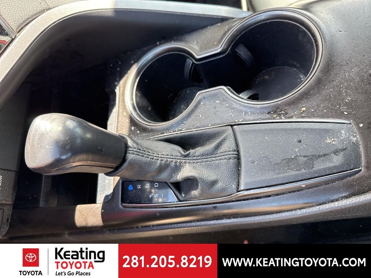 Toyota Camry SE 2021