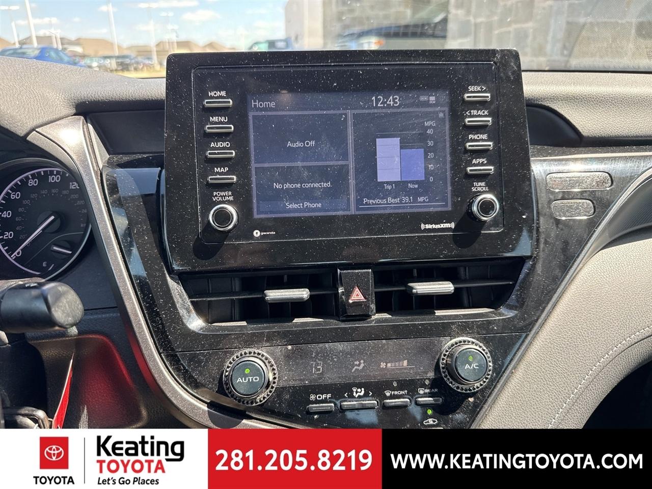 Toyota Camry SE 2021