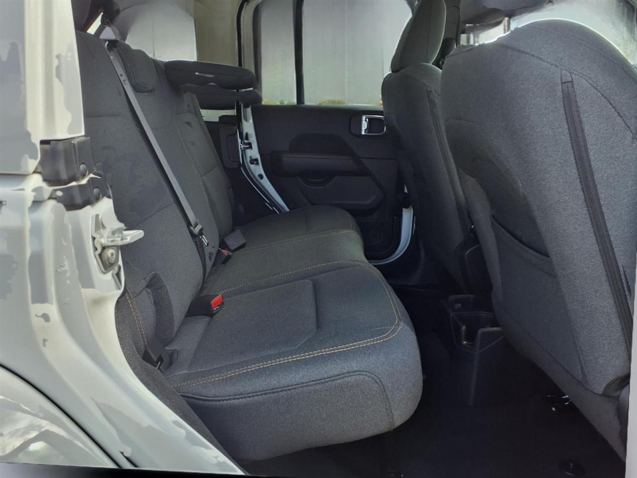 Jeep Wrangler Sport 2025