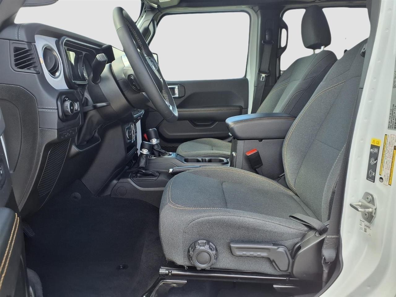 Jeep Wrangler Sport 2025