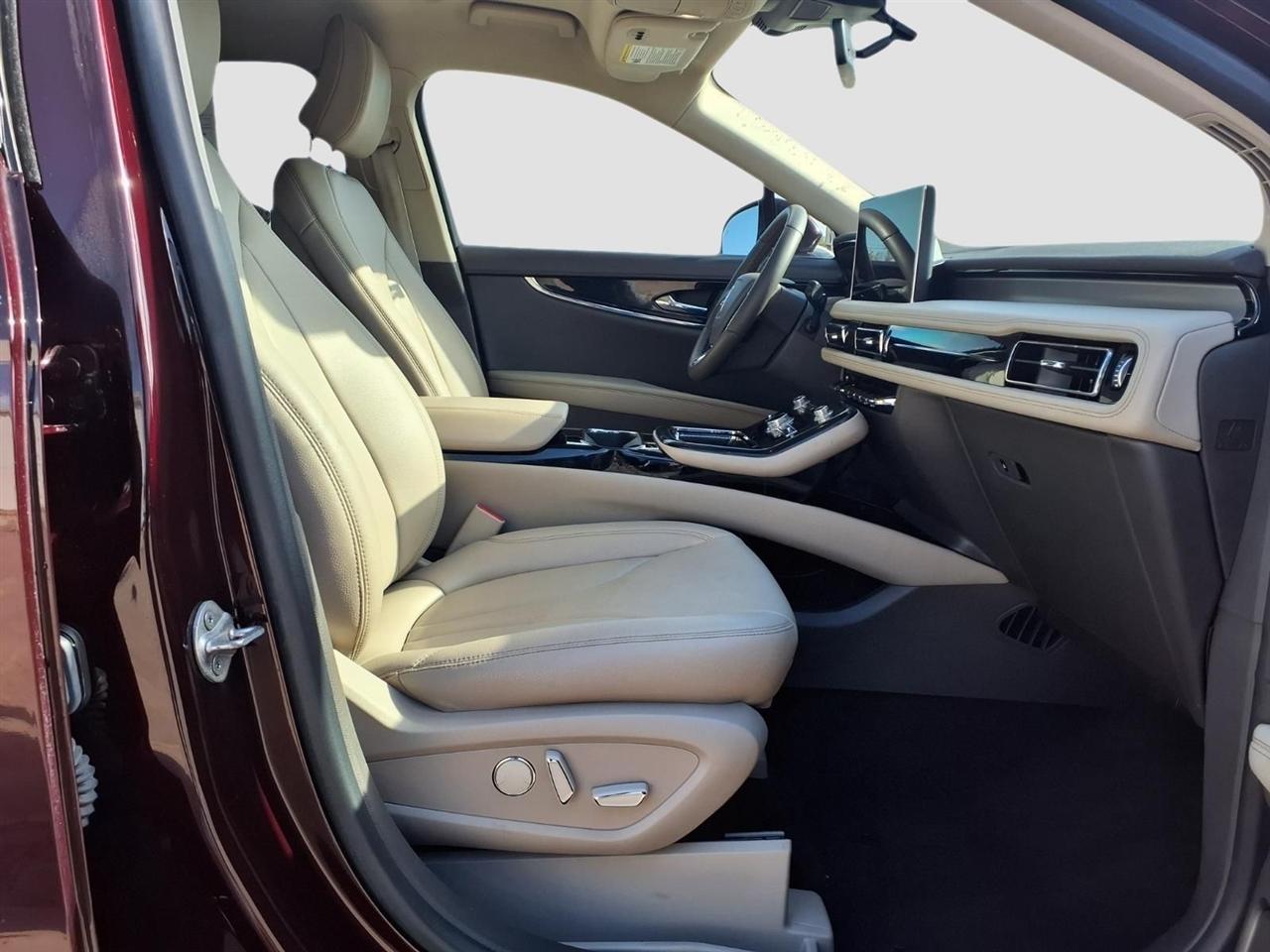 Lincoln Nautilus Base 2023