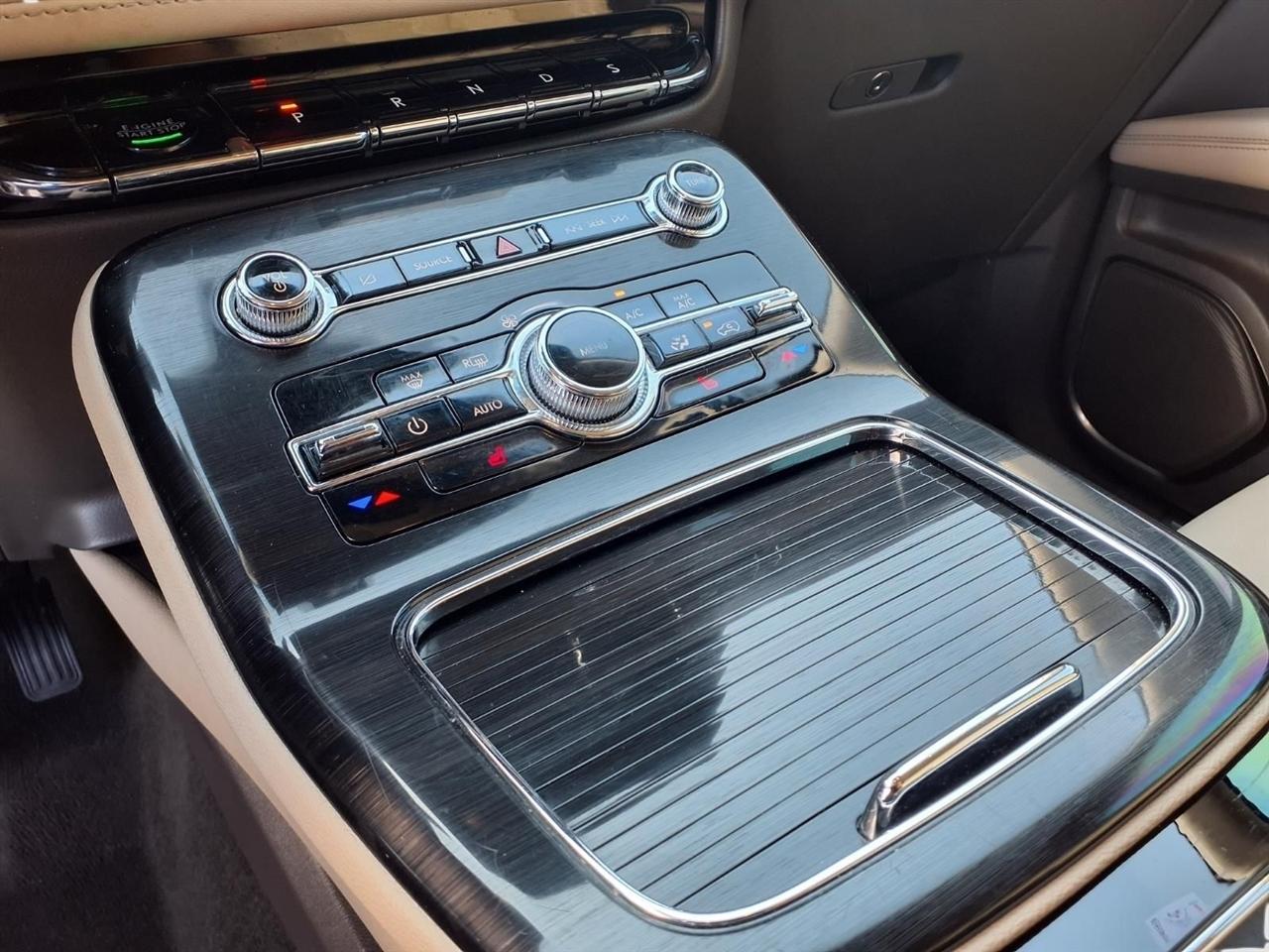 Lincoln Nautilus Base 2023