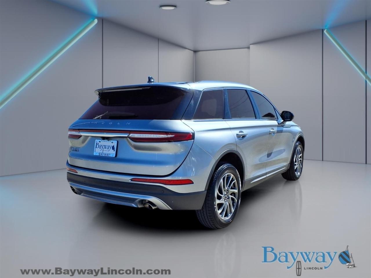 Lincoln Corsair Base 2022