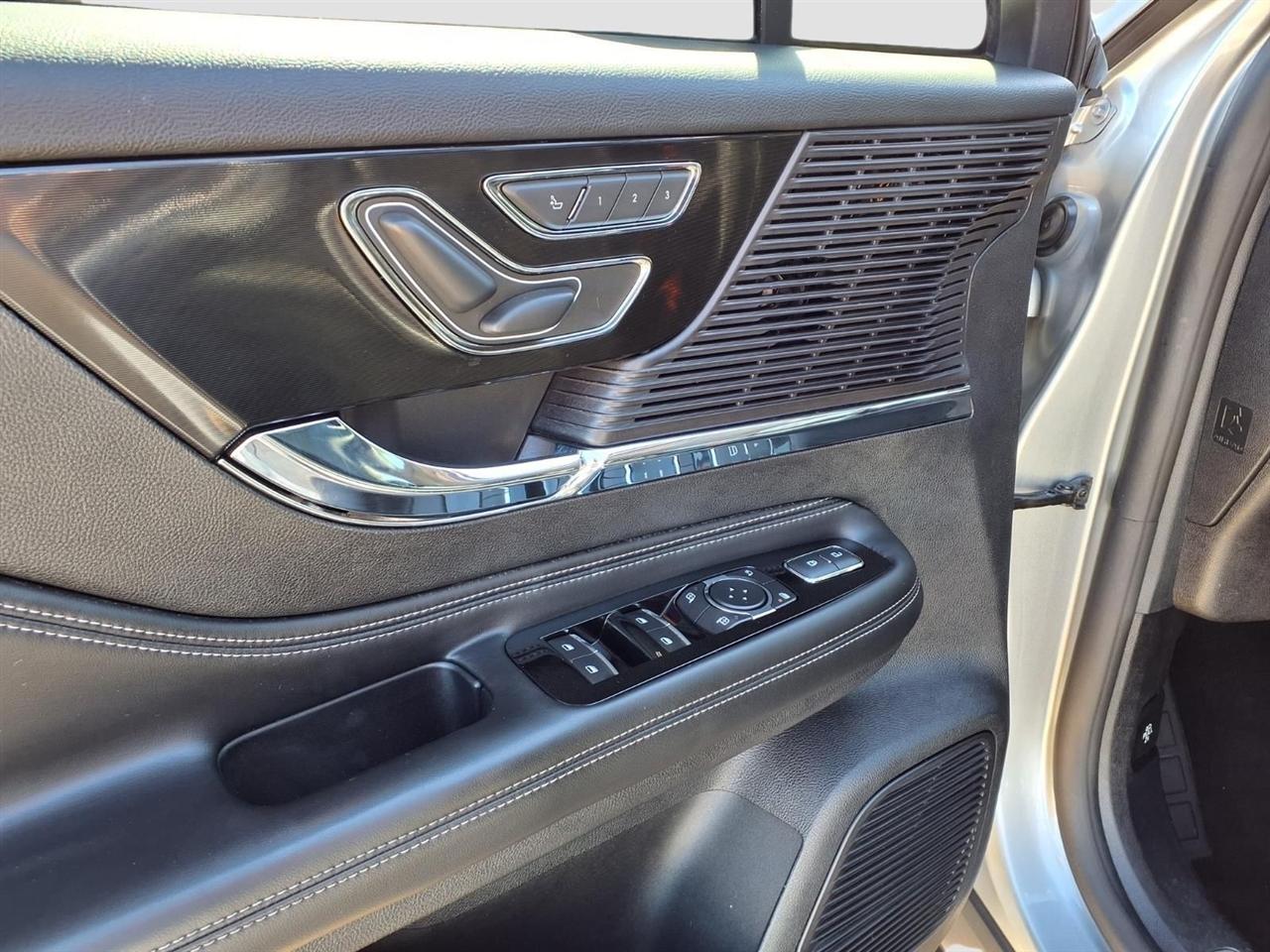 Lincoln Corsair Base 2022