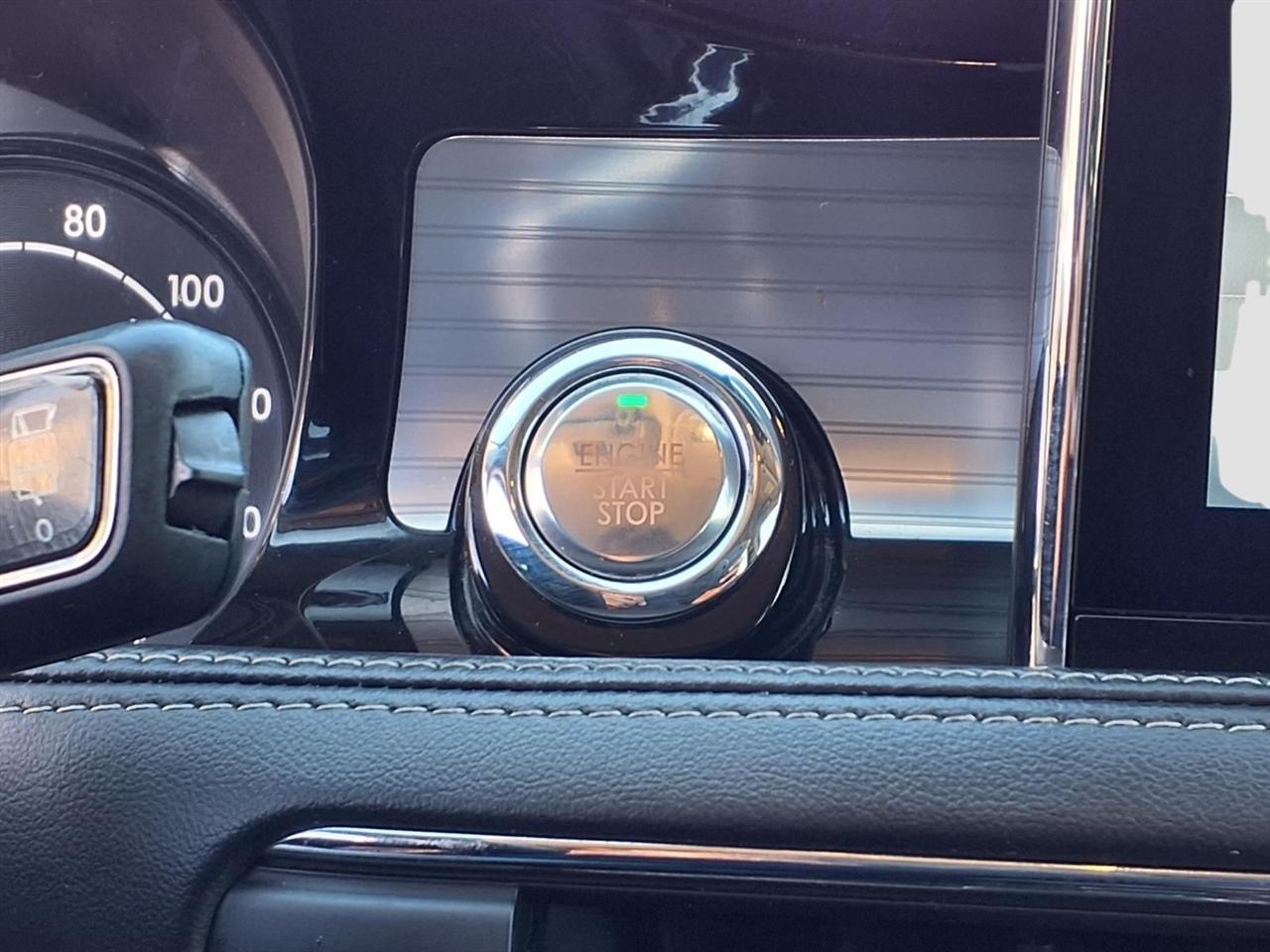 Lincoln Corsair Base 2022