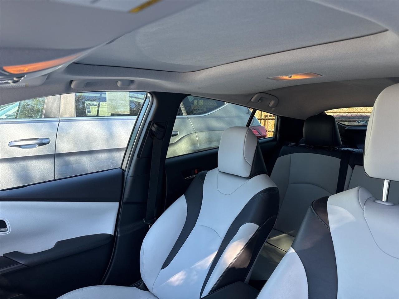 Toyota Prius Two Eco 2017