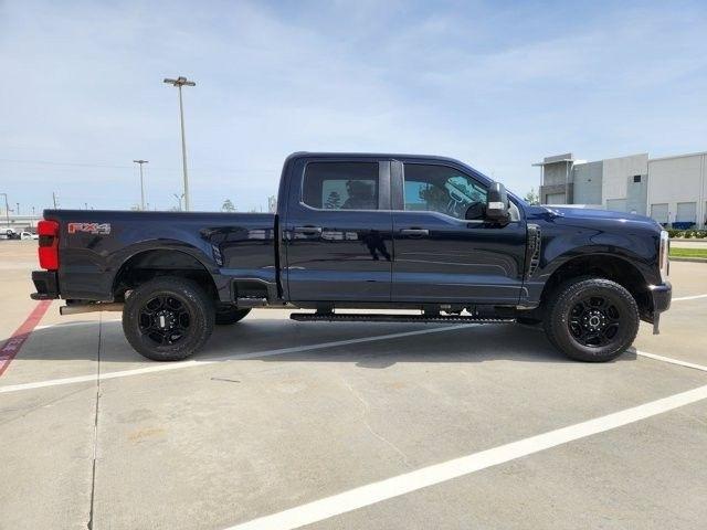 Ford F-250 SD XL Crew Cab 4WD 2024