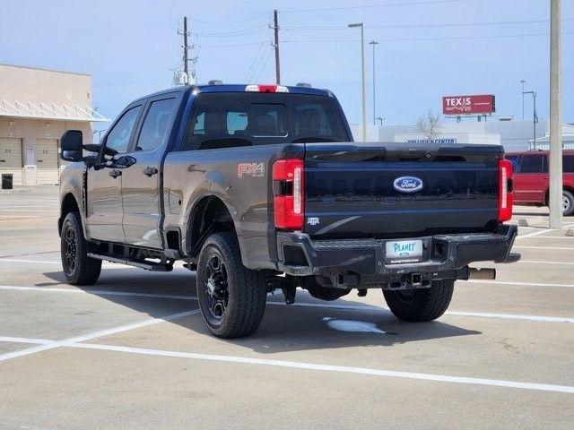 Ford F-250 SD XL Crew Cab 4WD 2024