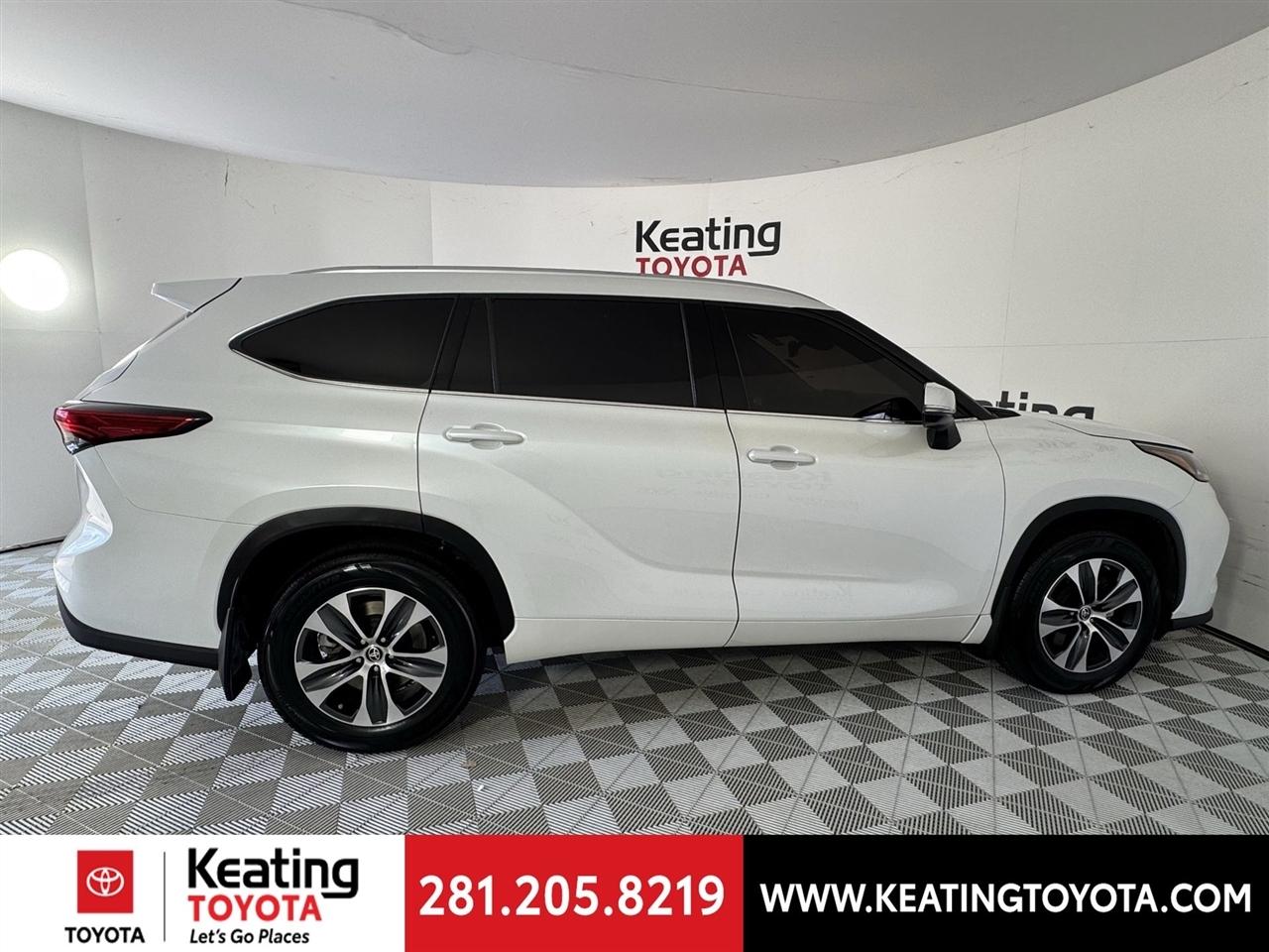 Toyota Highlander XLE FWD V6 2022