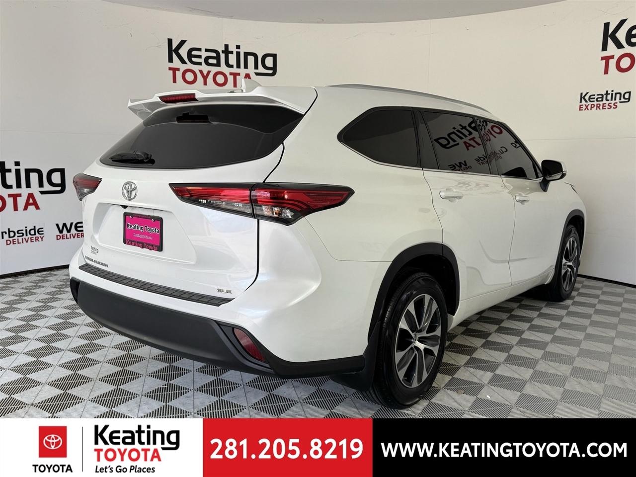 Toyota Highlander XLE FWD V6 2022