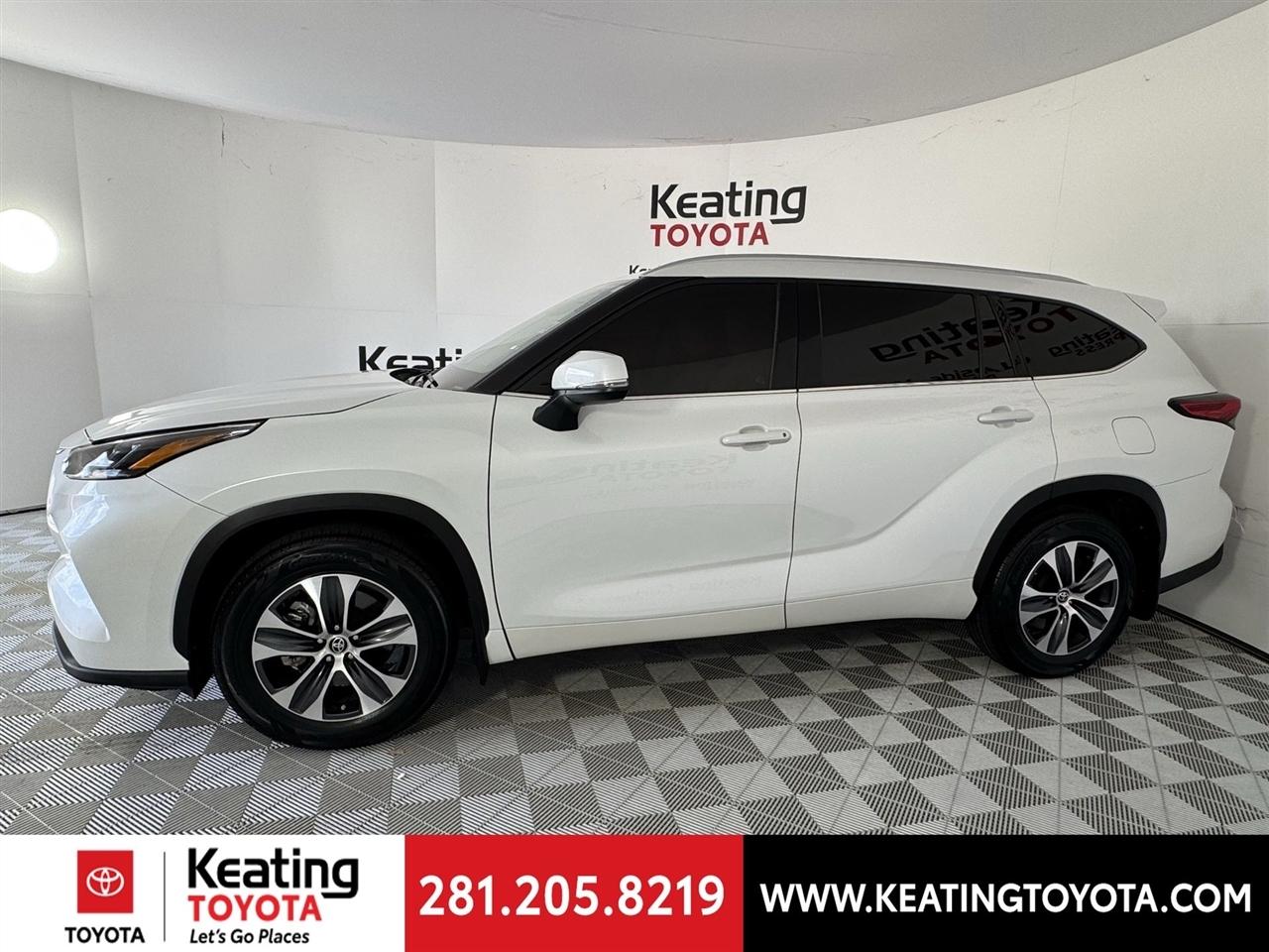 Toyota Highlander XLE FWD V6 2022