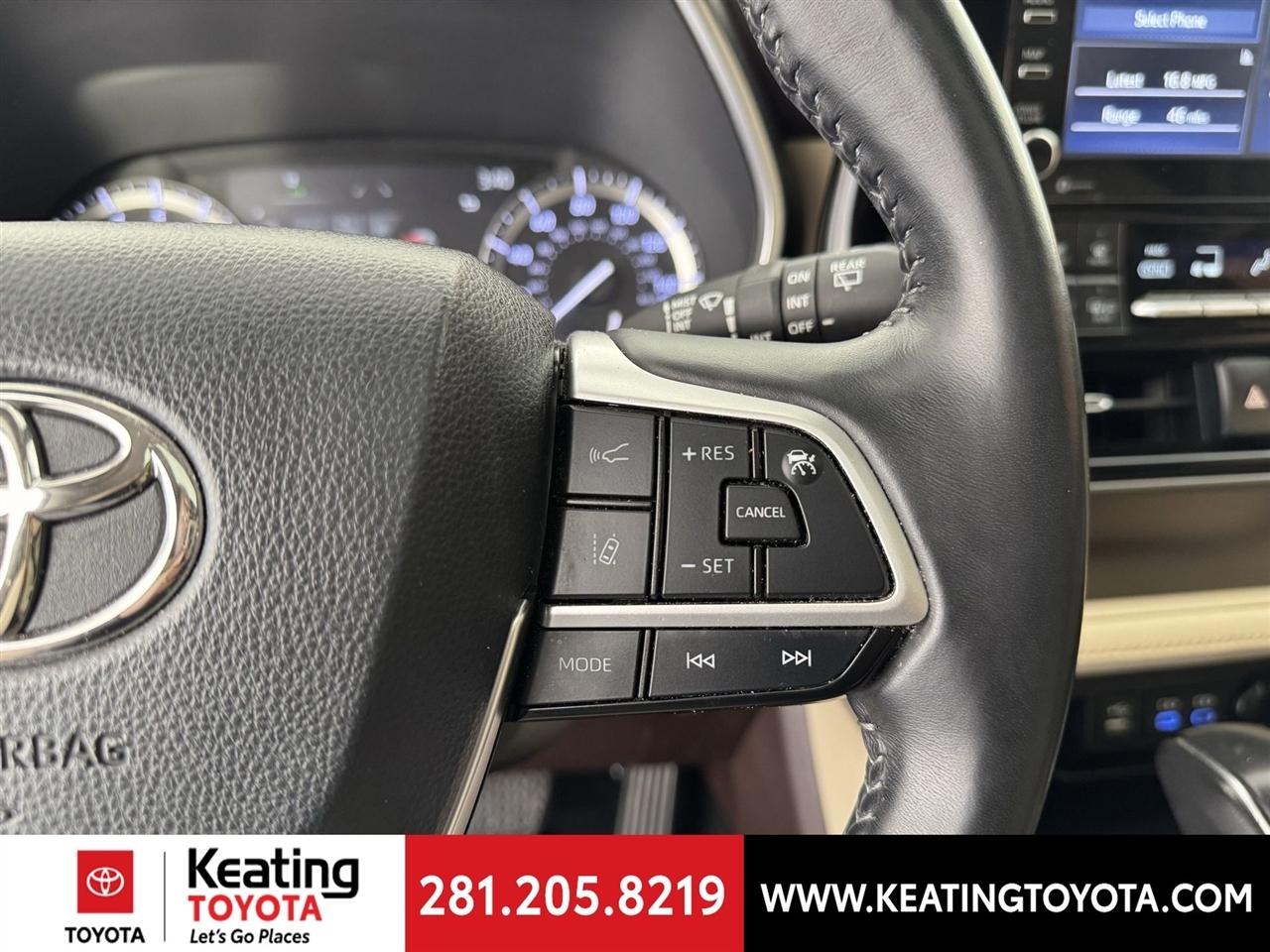 Toyota Highlander XLE FWD V6 2022