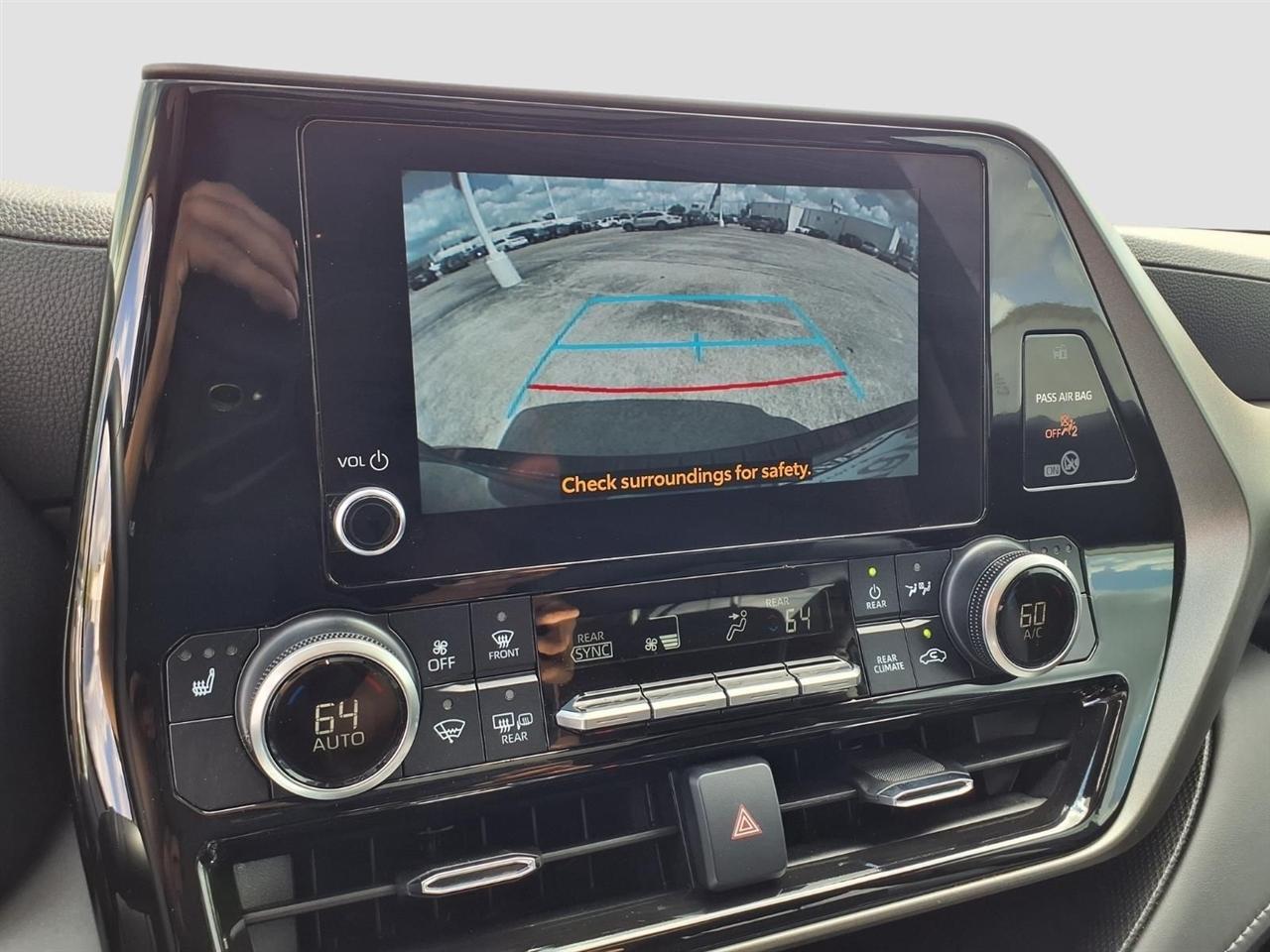 Toyota Highlander XLE 2024