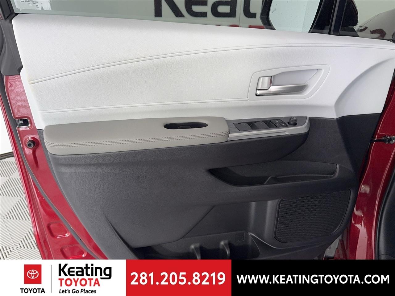 Toyota Sienna XLE 7-Passenger 2026