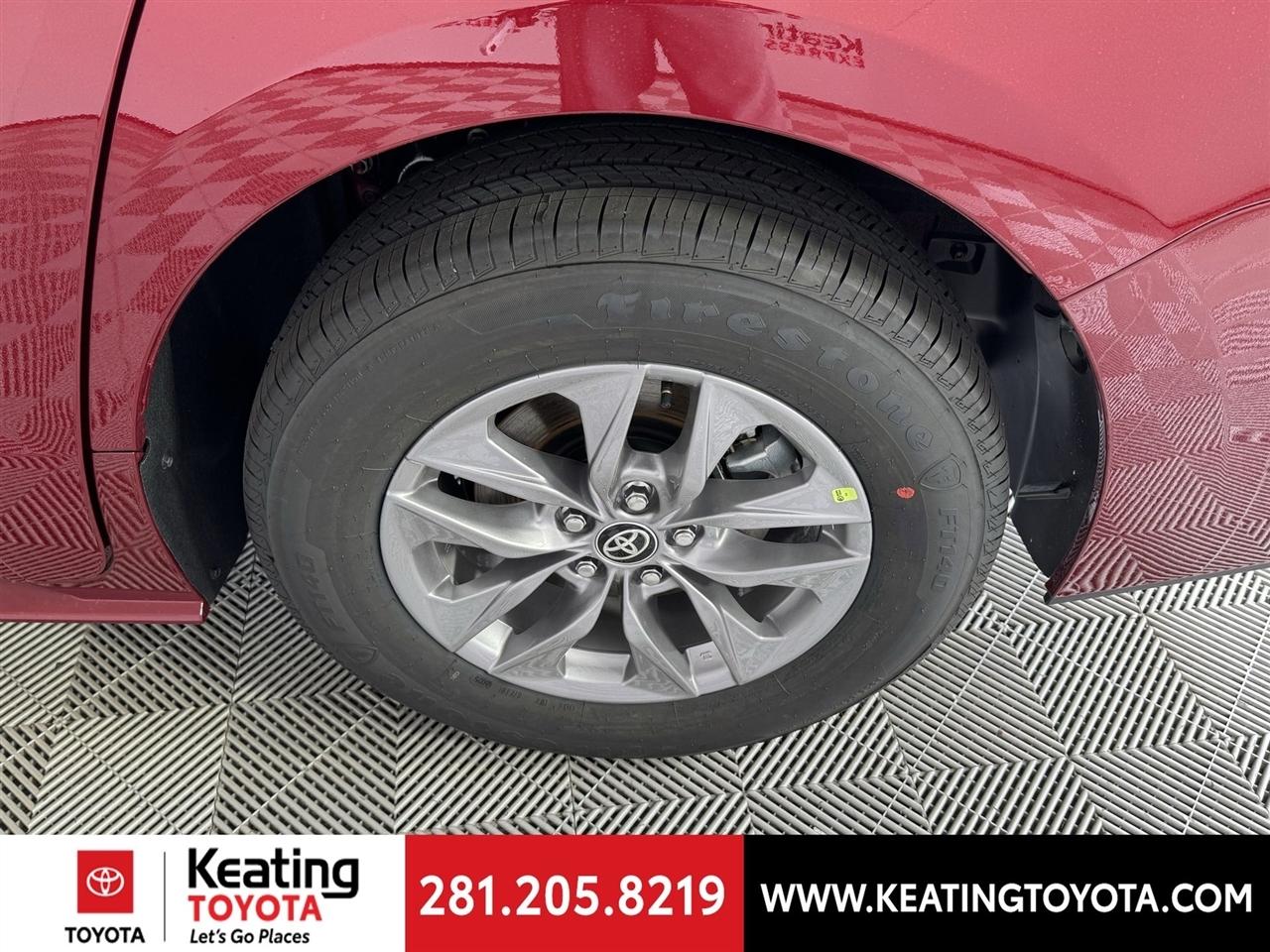 Toyota Sienna XLE 7-Passenger 2026