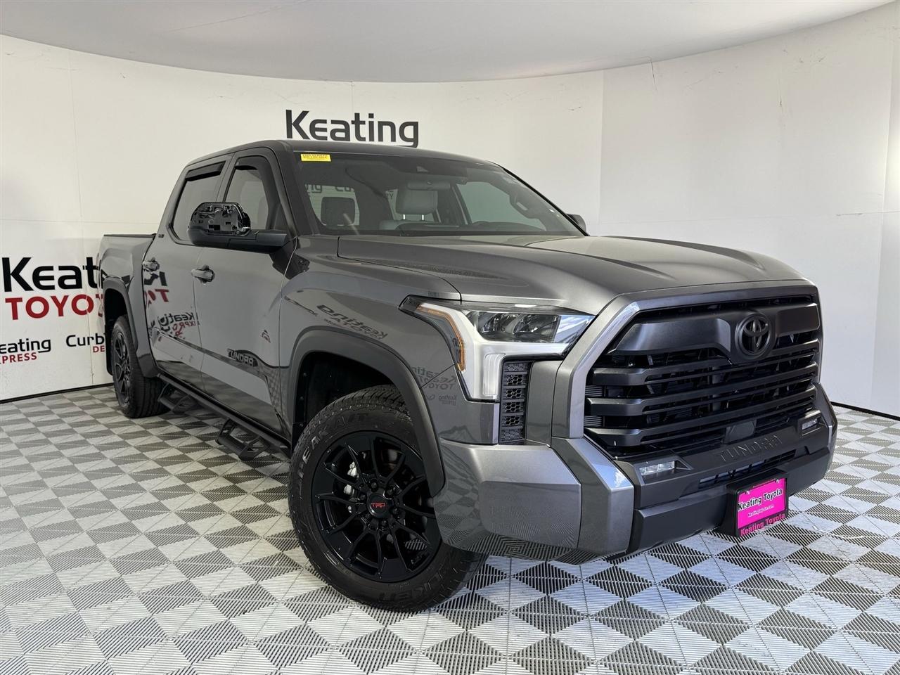 Toyota Tundra SR5 CrewMax 4WD 2025