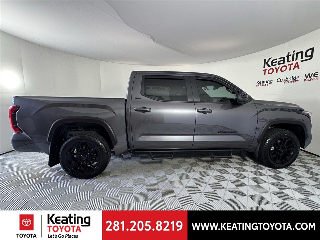 Toyota Tundra SR5 CrewMax 4WD 2025