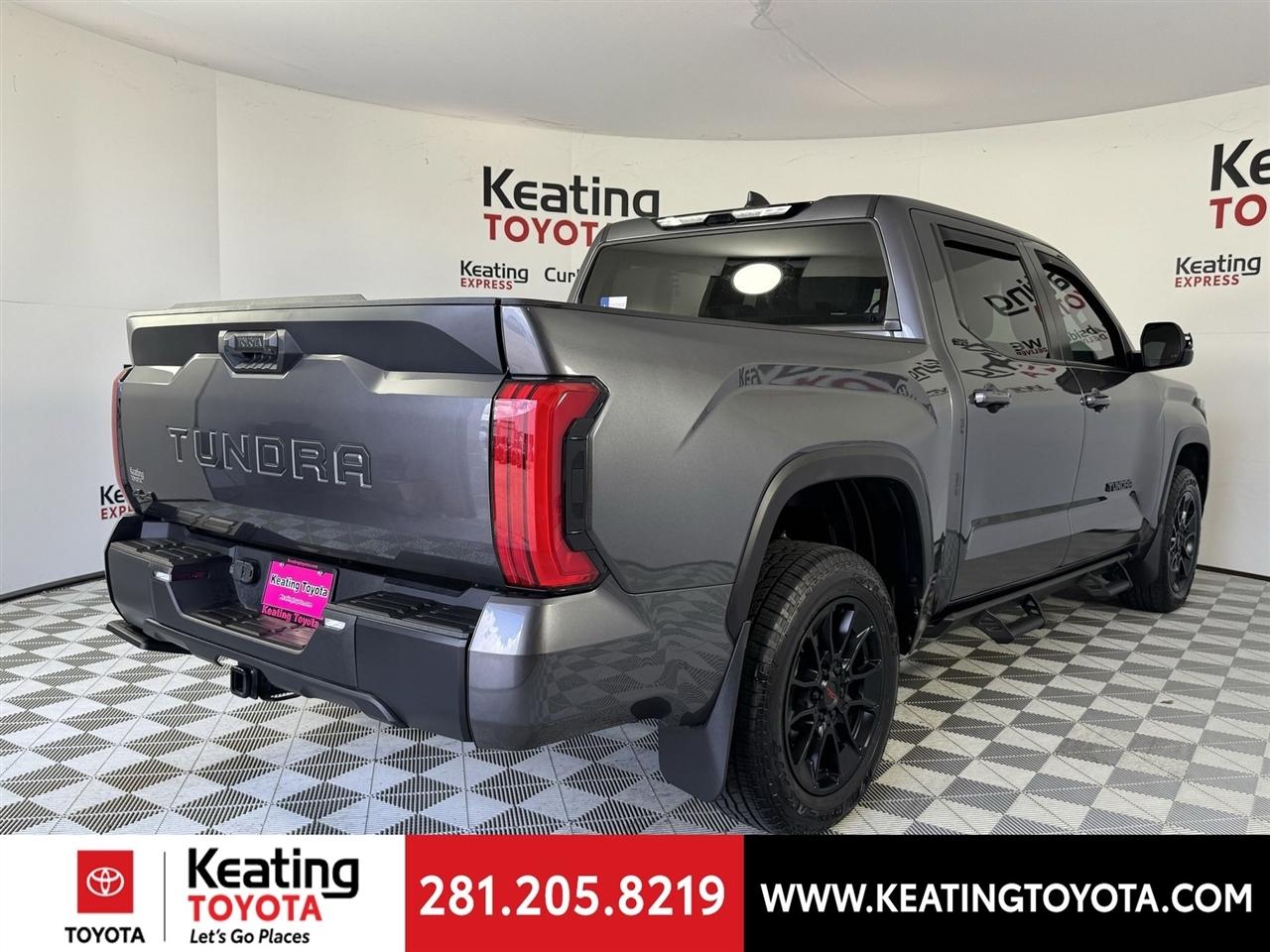 Toyota Tundra SR5 CrewMax 4WD 2025