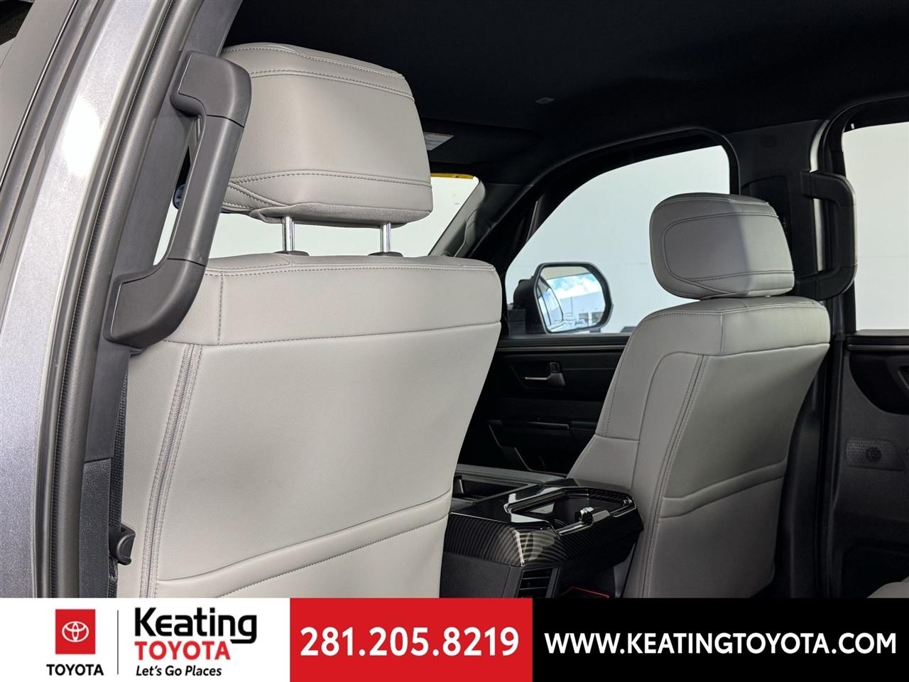 Toyota Tundra SR5 CrewMax 4WD 2025