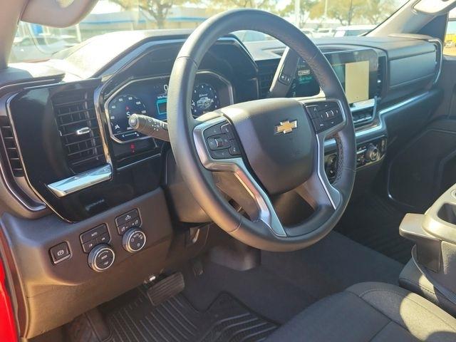 Chevrolet Silverado 1500 LT-L Crew Cab 4WD 2024