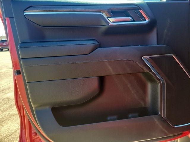 Chevrolet Silverado 1500 LT-L Crew Cab 4WD 2024