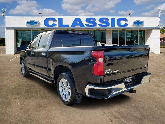 Chevrolet Silverado 1500 LTZ Crew Cab 2WD 2022