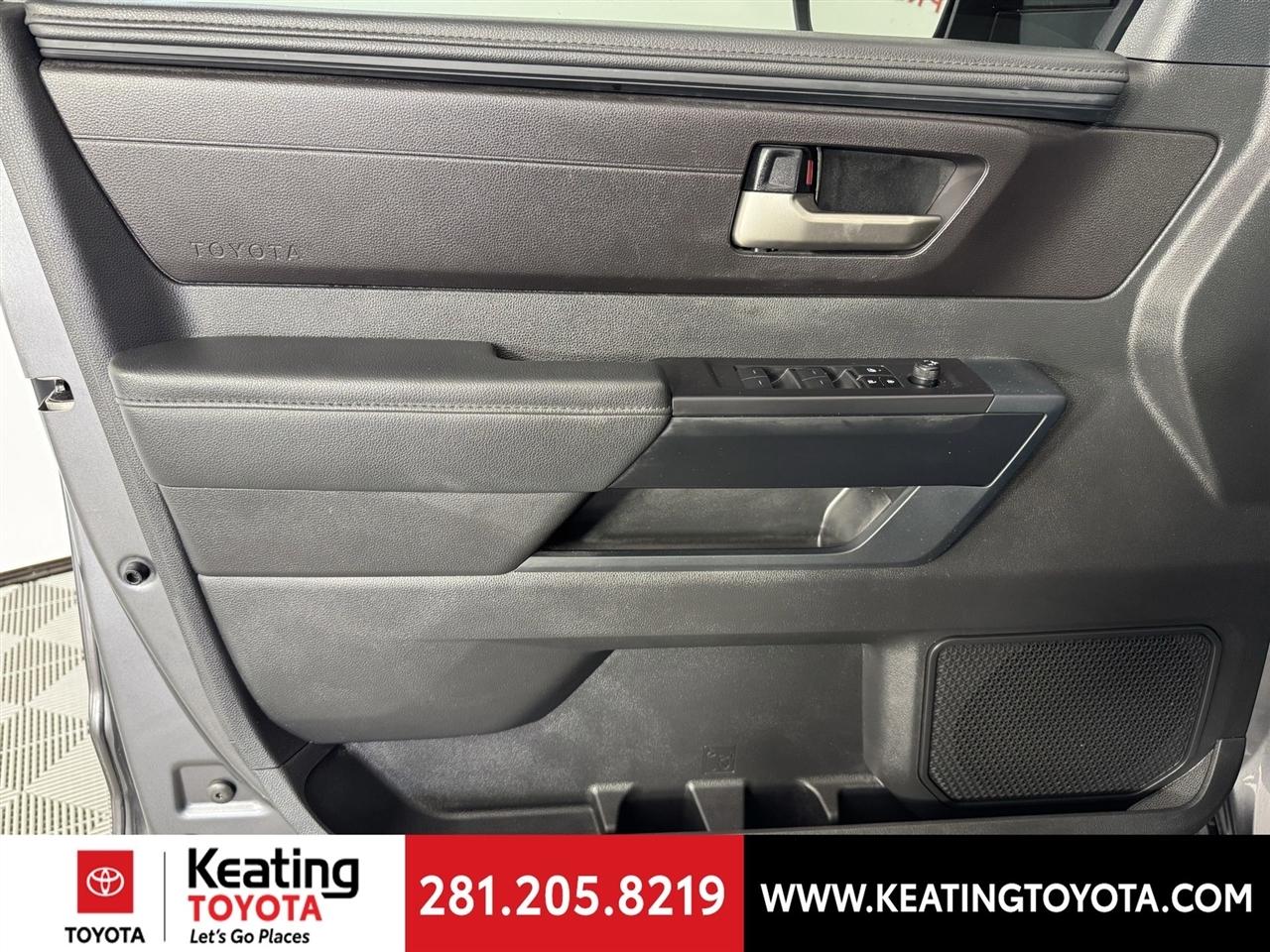 Toyota Tundra SR5 CrewMax 2WD 2024