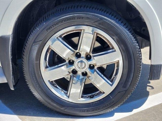 Nissan Armada Platinum 2WD 2014