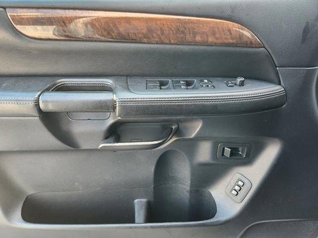 Nissan Armada Platinum 2WD 2014