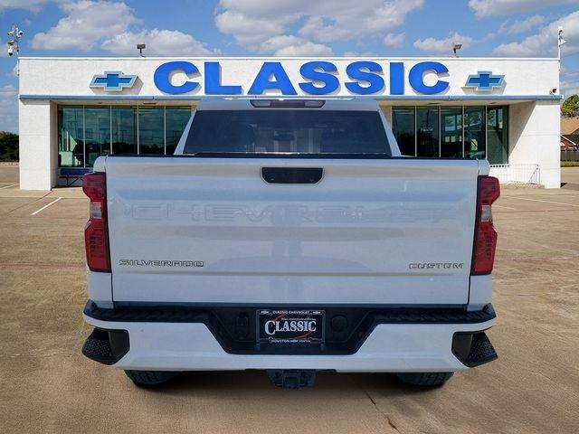 Chevrolet Silverado 1500 Custom Crew Cab 2WD 2023