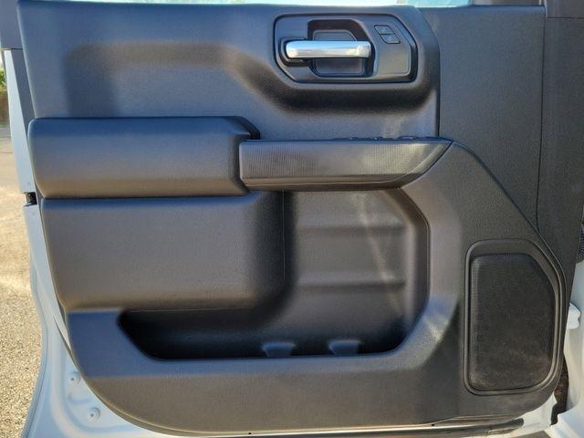 Chevrolet Silverado 1500 Custom Crew Cab 2WD 2023