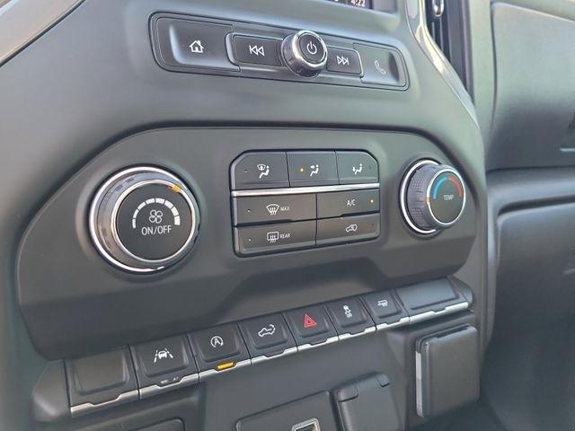 Chevrolet Silverado 1500 Custom Crew Cab 2WD 2023