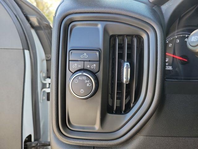 Chevrolet Silverado 1500 Custom Crew Cab 2WD 2023