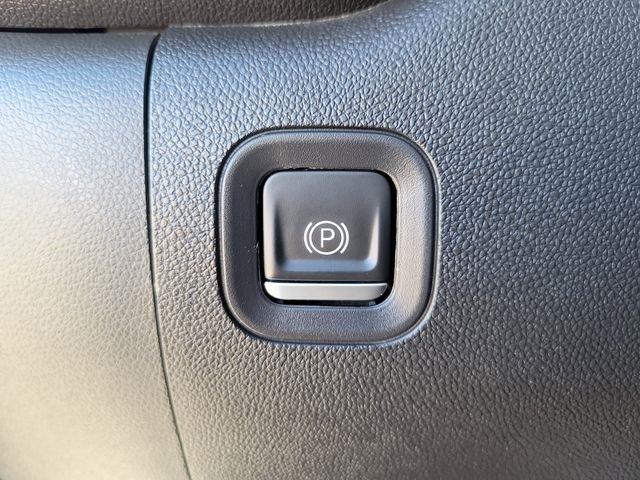 Chevrolet Silverado 1500 Custom Crew Cab 2WD 2023