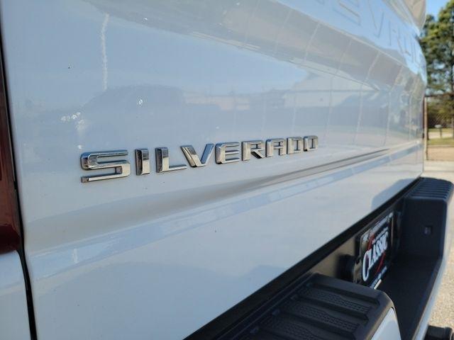 Chevrolet Silverado 1500 Custom Crew Cab 2WD 2023