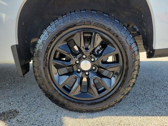 Chevrolet Silverado 1500 Custom Crew Cab 2WD 2023