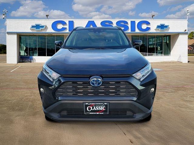 Toyota RAV4 Hybrid XLE 2021