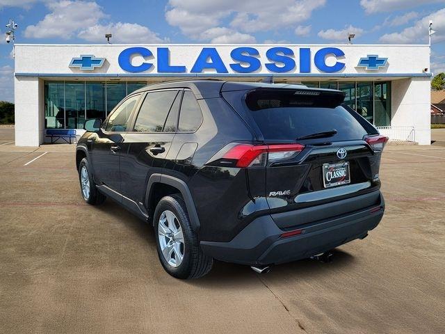Toyota RAV4 Hybrid XLE 2021