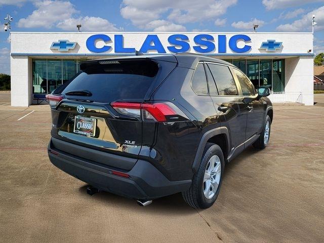 Toyota RAV4 Hybrid XLE 2021