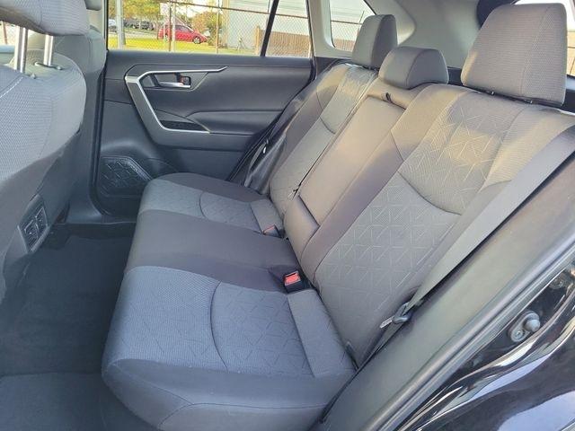 Toyota RAV4 Hybrid XLE 2021