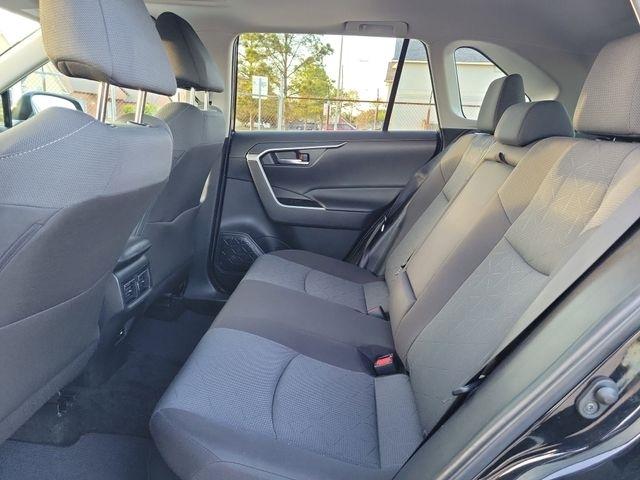 Toyota RAV4 Hybrid XLE 2021