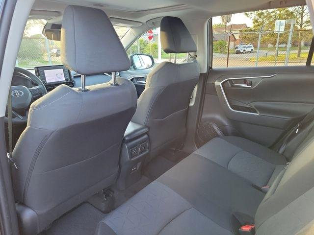 Toyota RAV4 Hybrid XLE 2021