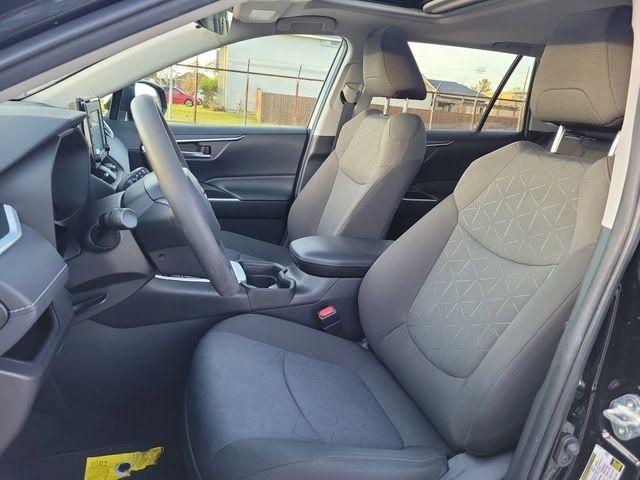 Toyota RAV4 Hybrid XLE 2021