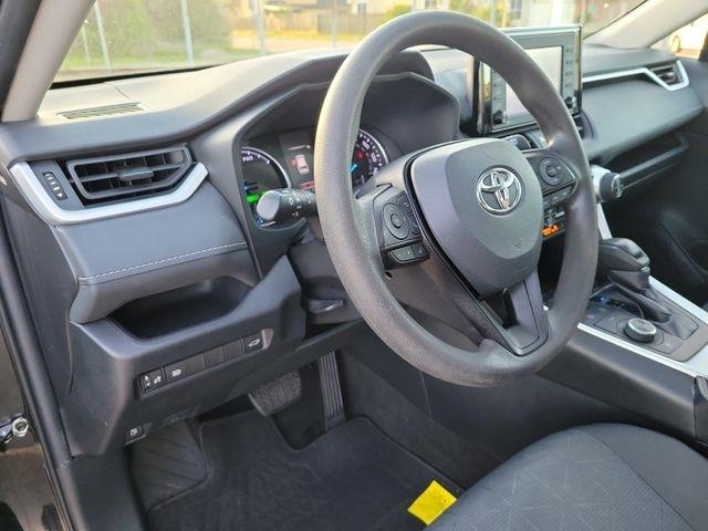 Toyota RAV4 Hybrid XLE 2021