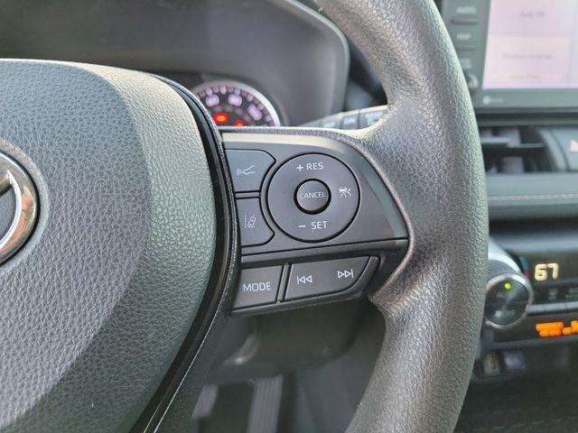 Toyota RAV4 Hybrid XLE 2021