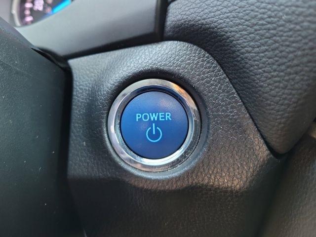 Toyota RAV4 Hybrid XLE 2021