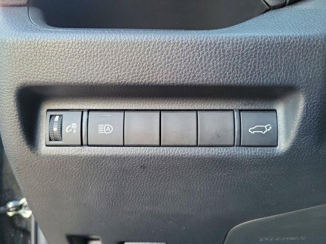 Toyota RAV4 Hybrid XLE 2021