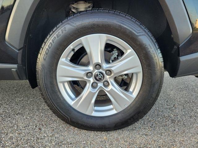 Toyota RAV4 Hybrid XLE 2021