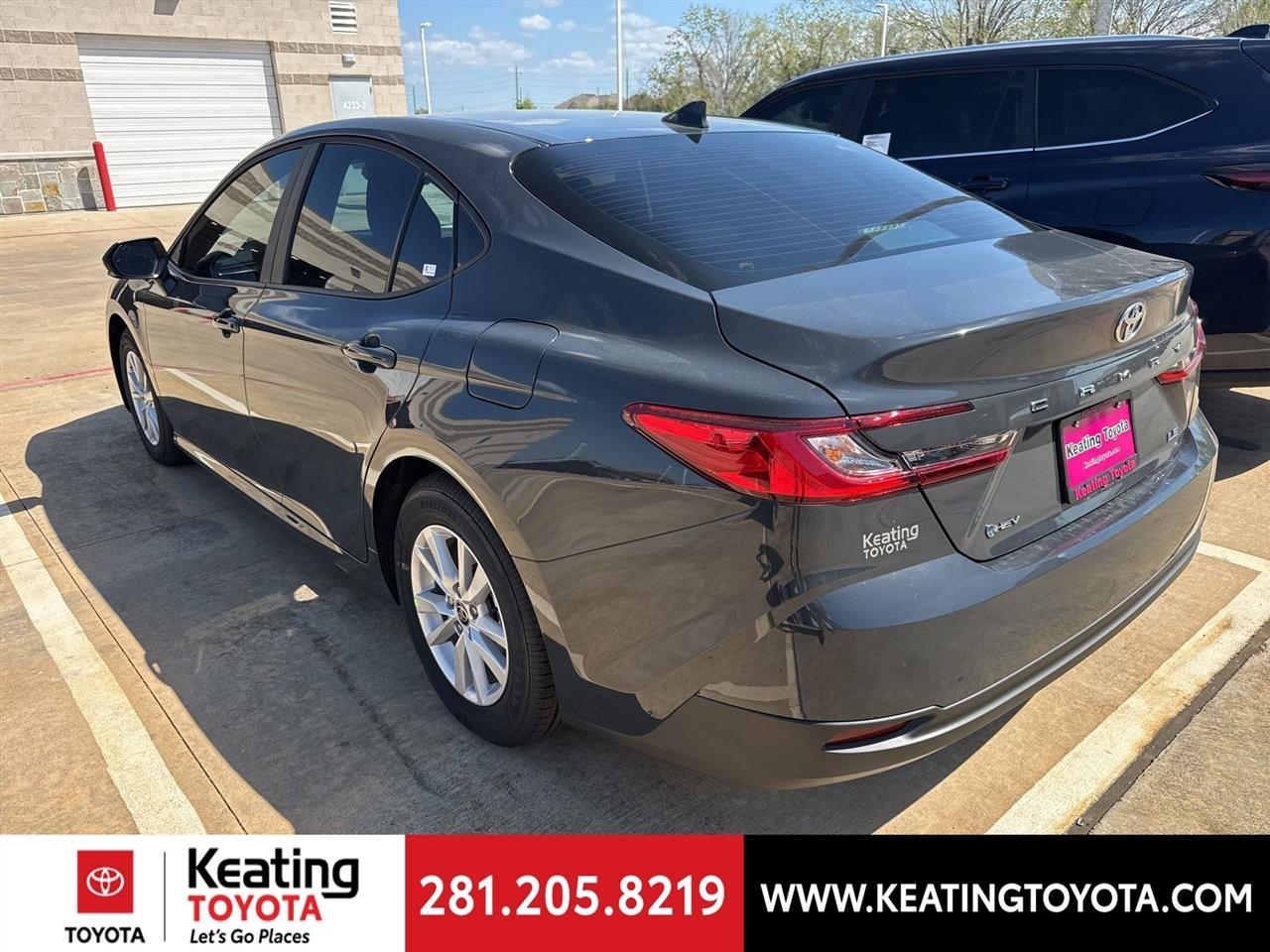 Toyota Camry Hybrid XLE 2026