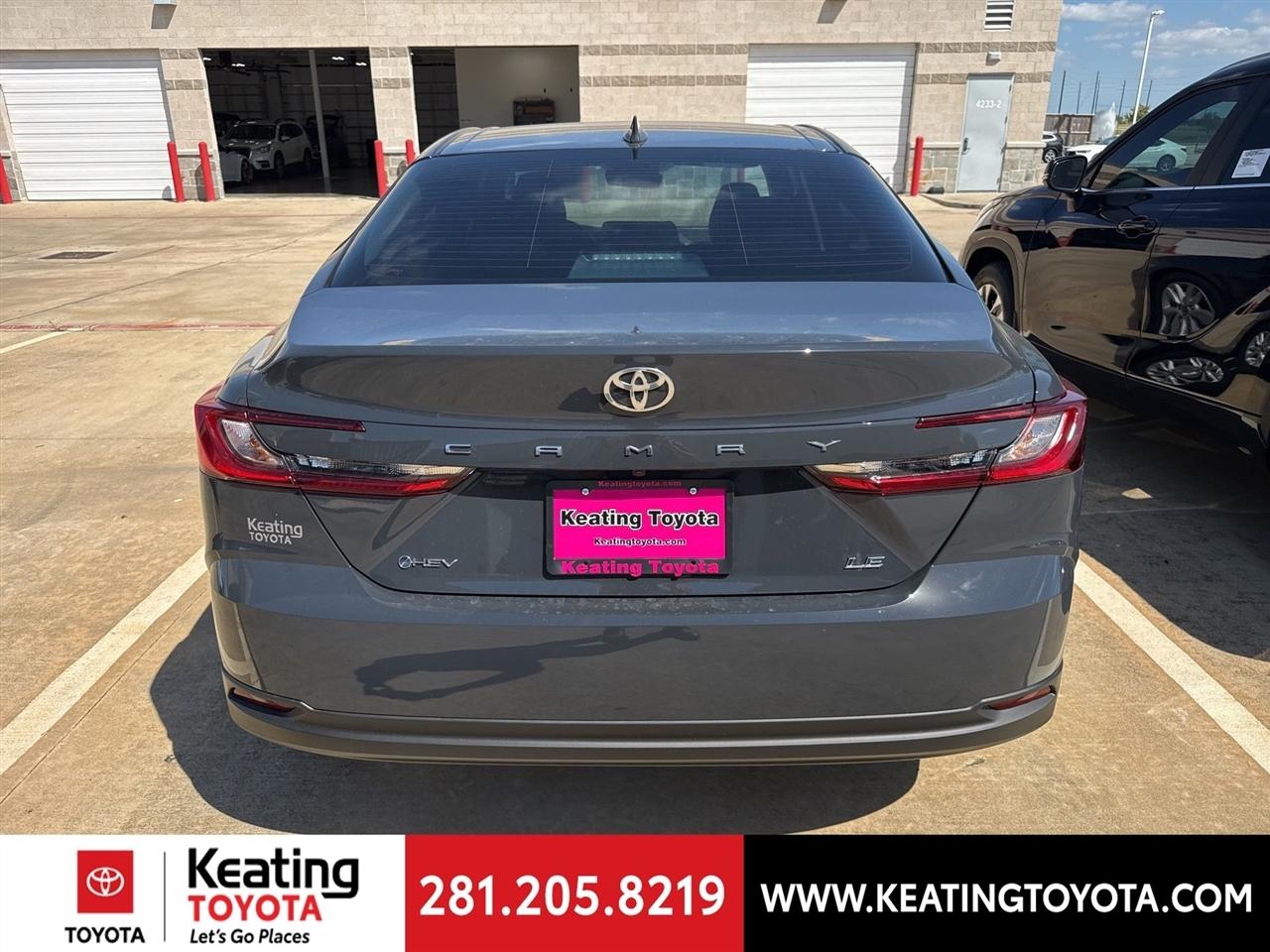 Toyota Camry Hybrid XLE 2026